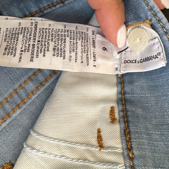 AUTHENTIC DOLCE GABANE JEAN SHORT - Picture 3 of 4